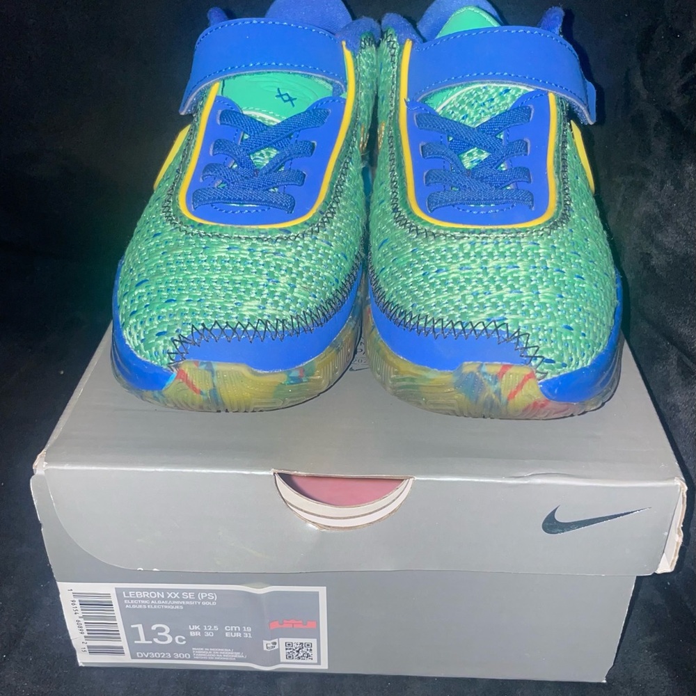 Nike LeBron Kids size 13c